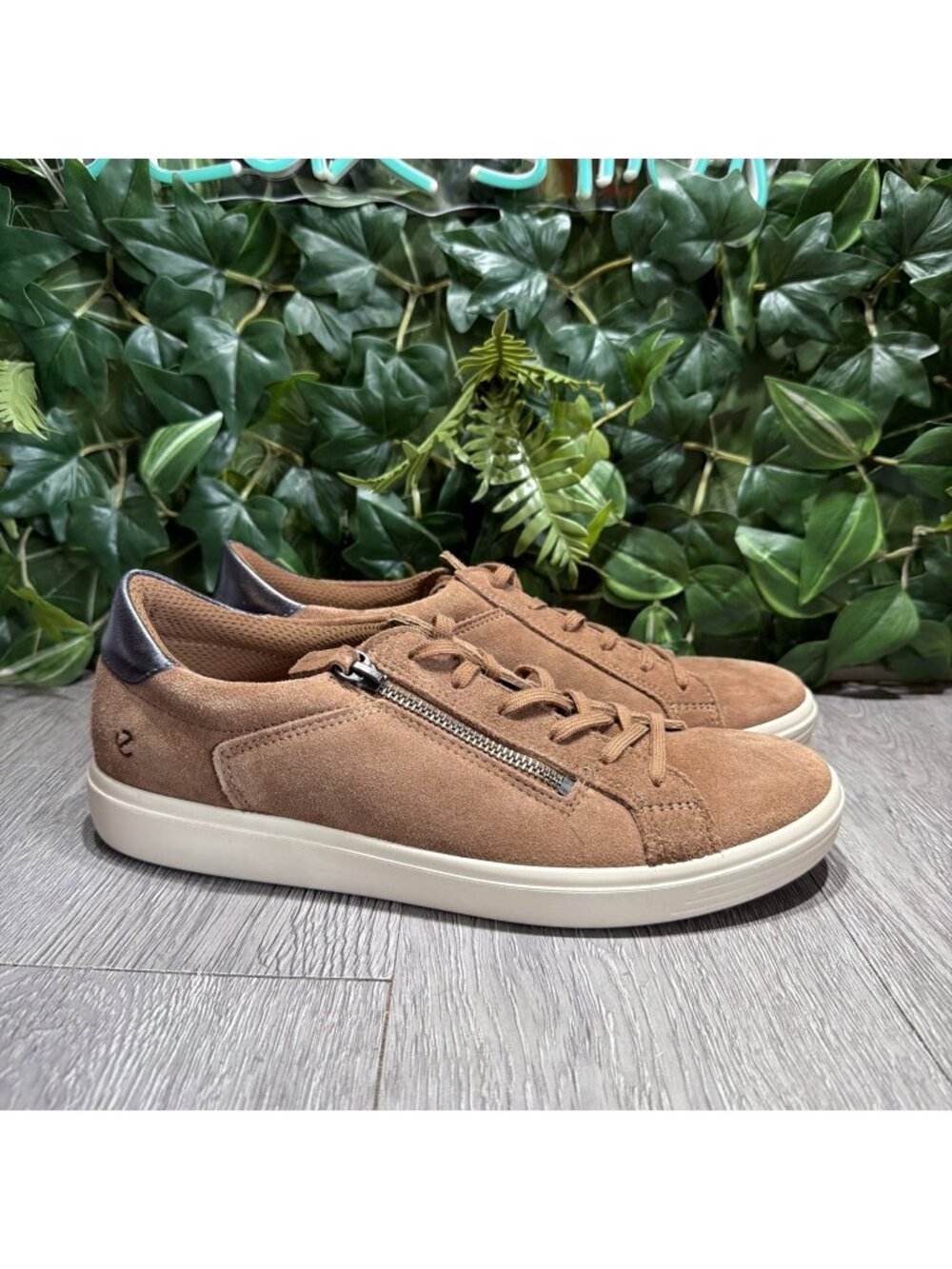 Ecco Classic Zip Women’s Brown Suede Sneakers Size 42 11-11.5